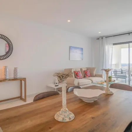 Daire Nice In With 2 Bedrooms, Wifi And Outdoor Swimming Pool Estepona