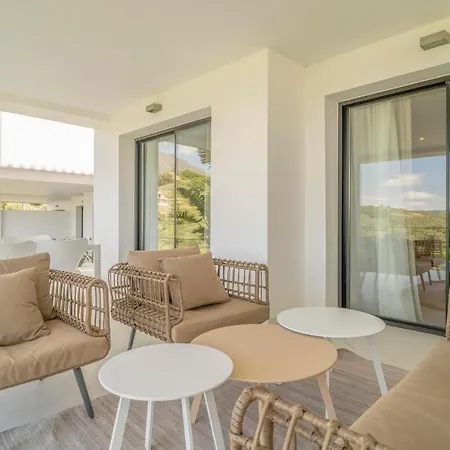 Nice In With 2 Bedrooms, Wifi And Outdoor Swimming Pool Daire *